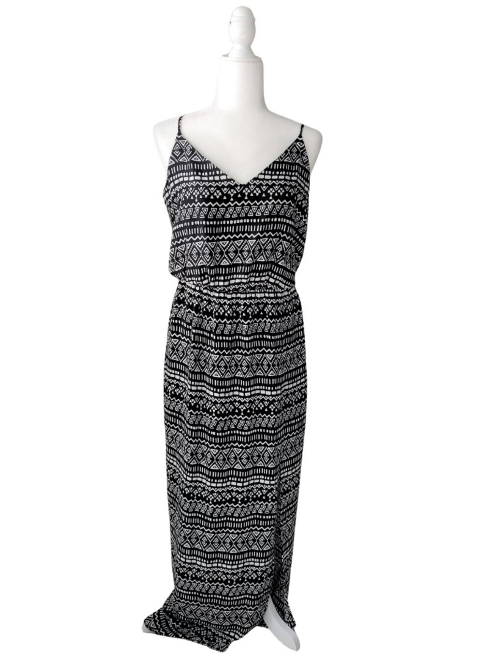 FOREVER 21 Geometric Print Maxi Dress - Black & White - Size Medium